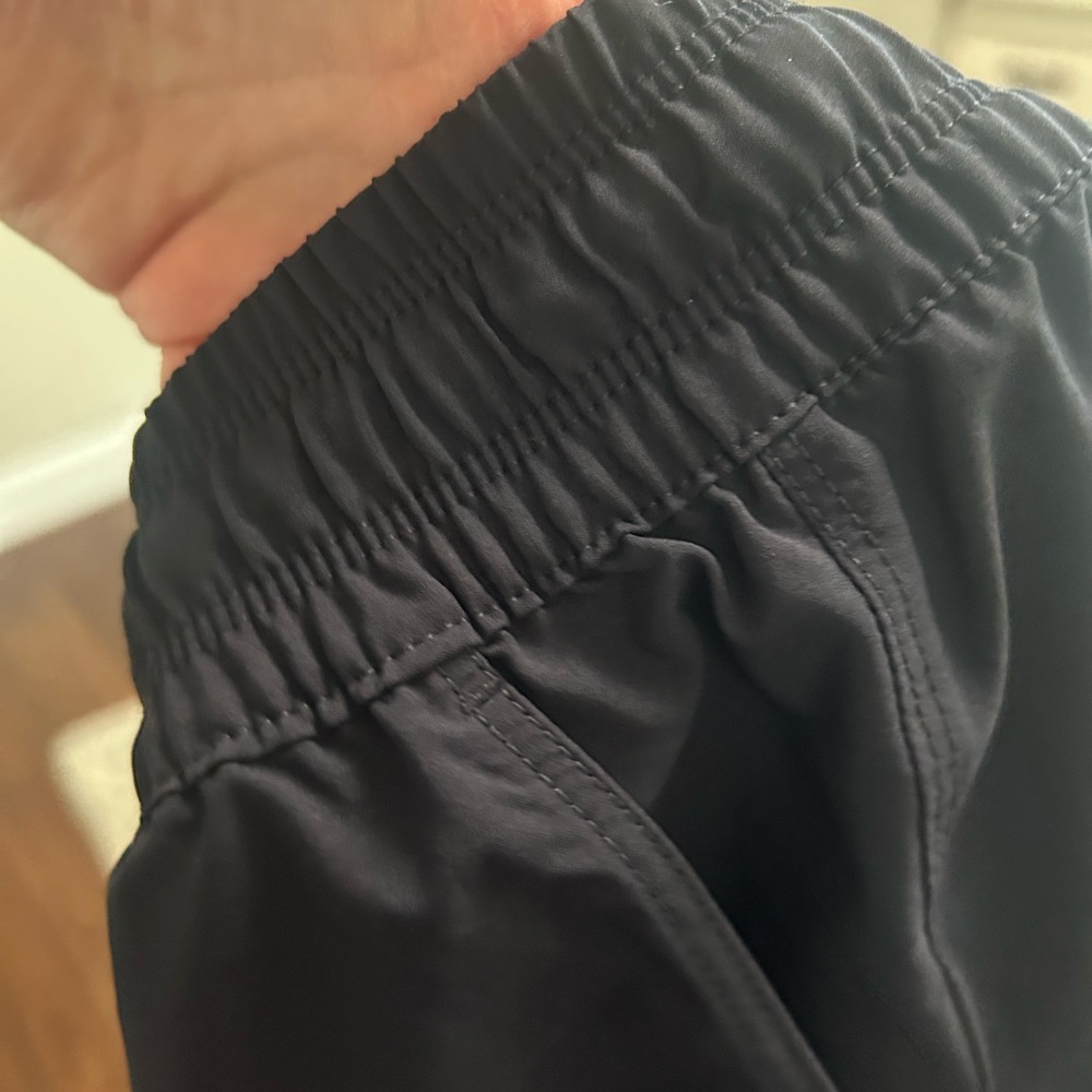 The North Face Women’s Navy Cargo Pants - Picture 5 of 5
